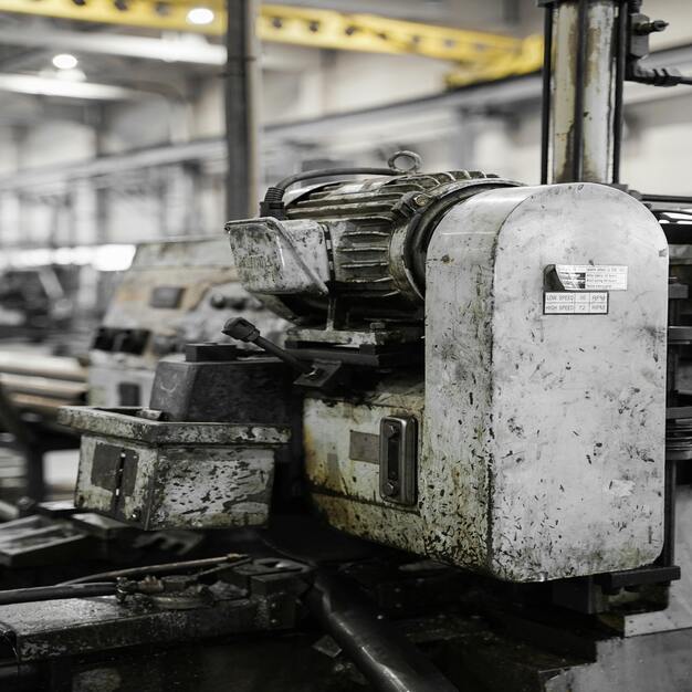 MAQUINARIA INDUSTRIAL USADA PARA AUMENTAR LA PRODUCTIVIDAD SIN ELEVAR COSTOS